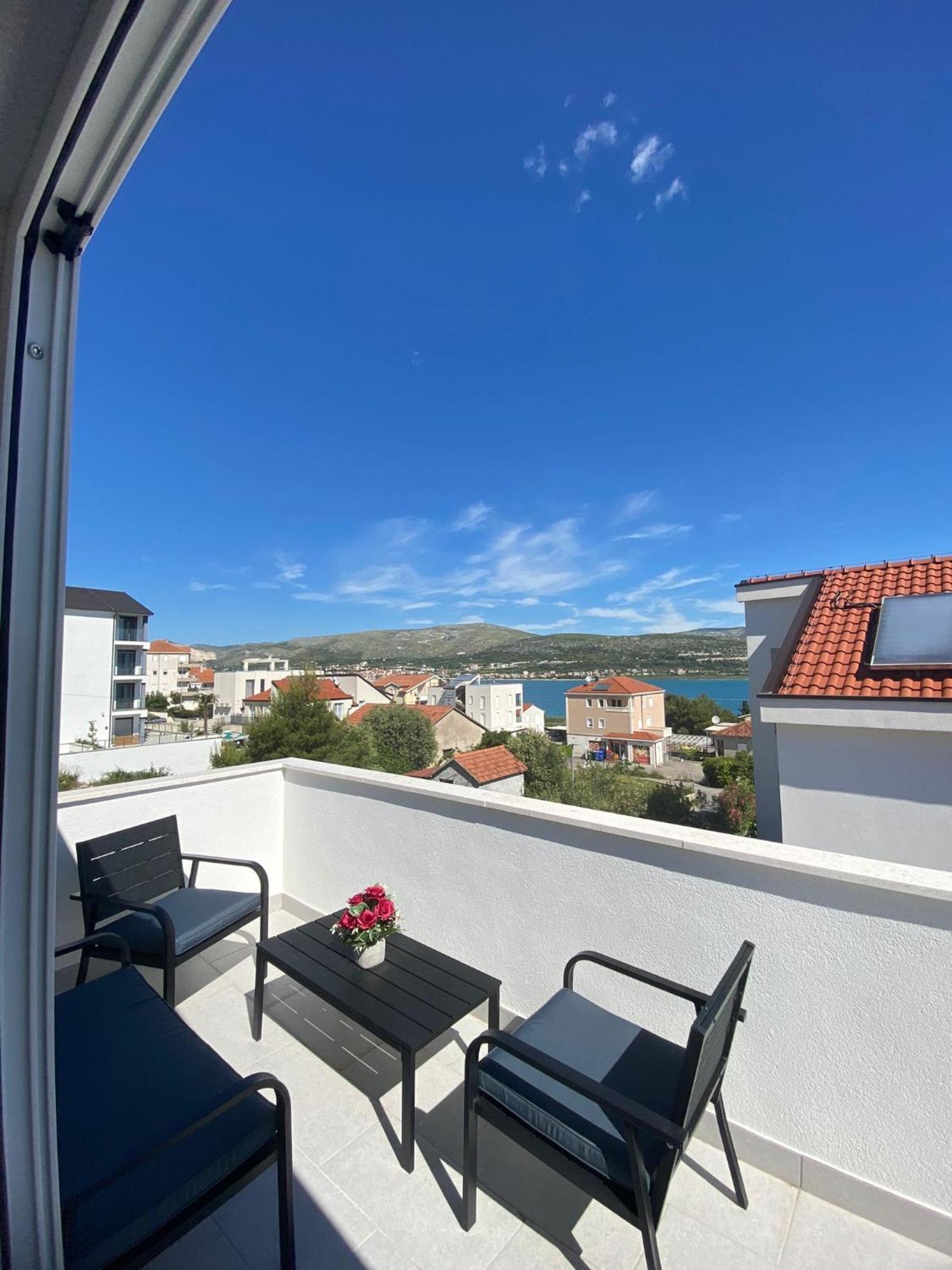 Apartments Paola Трогир Екстериор снимка