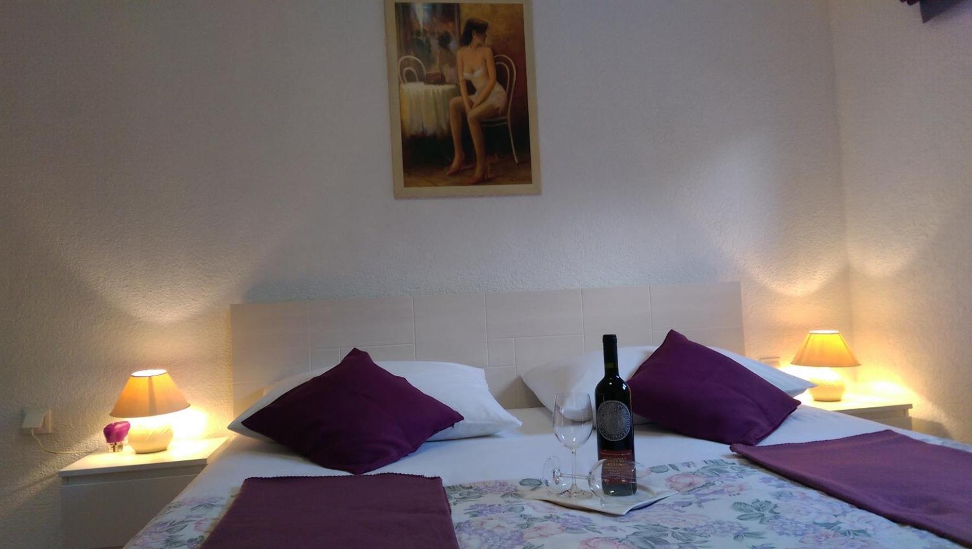 Apartments Paola Трогир Стая снимка