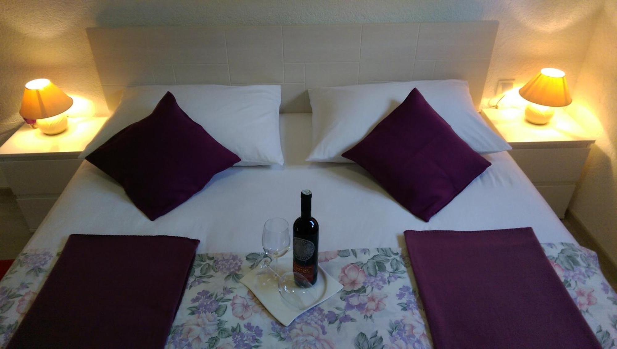 Apartments Paola Трогир Стая снимка