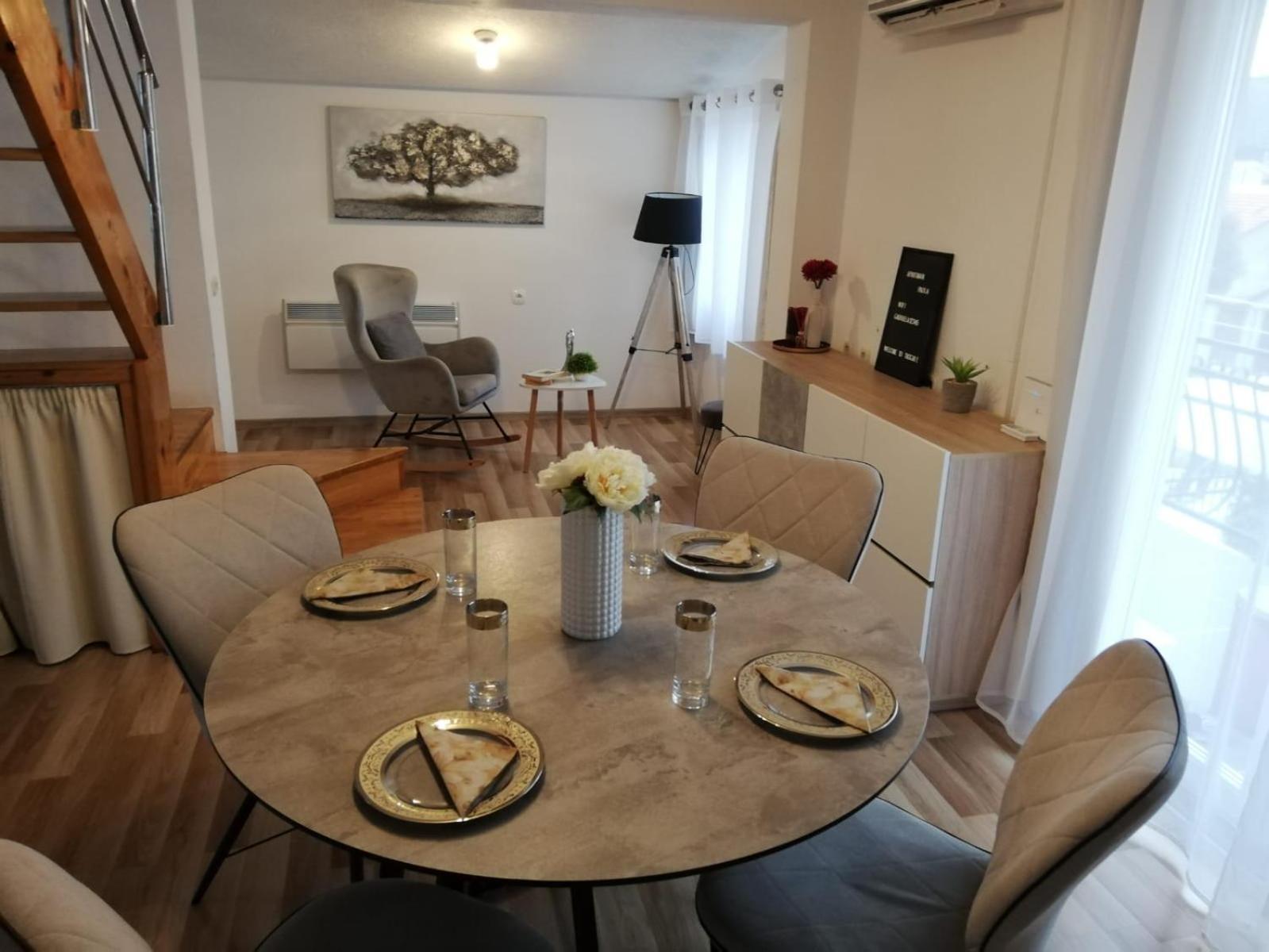 Apartments Paola Трогир Стая снимка